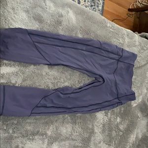 Lululemon 7/8 length yogas, size 6!